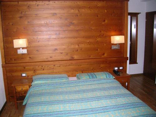 

Napoli - Pinzolo - Hotel Villa Fosine