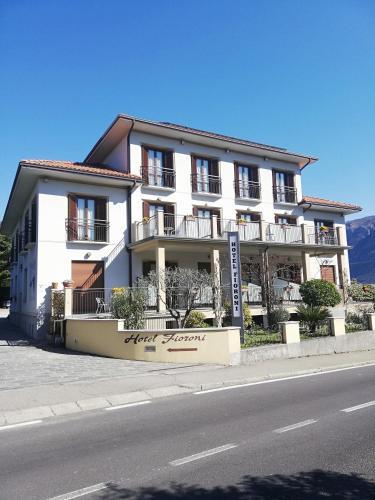 

Catania - Mandello del Lario - Hotel Fioroni