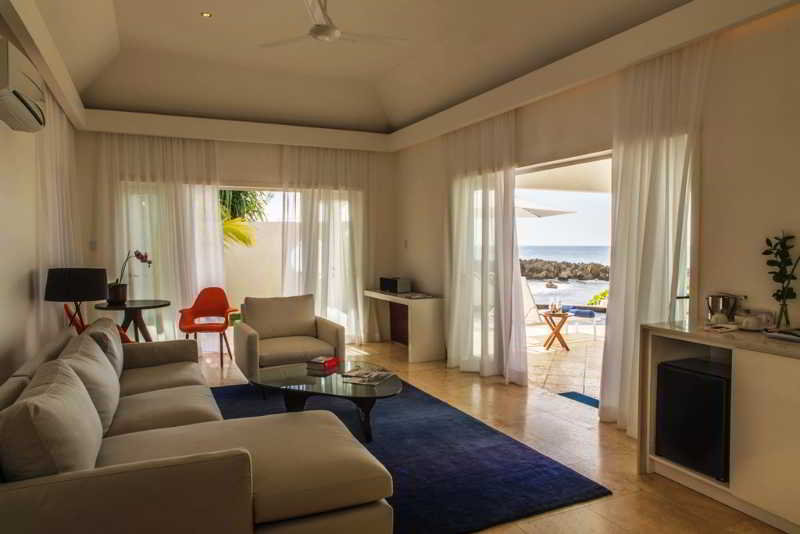 

Bologna - Port Antonio - The Trident Hotel