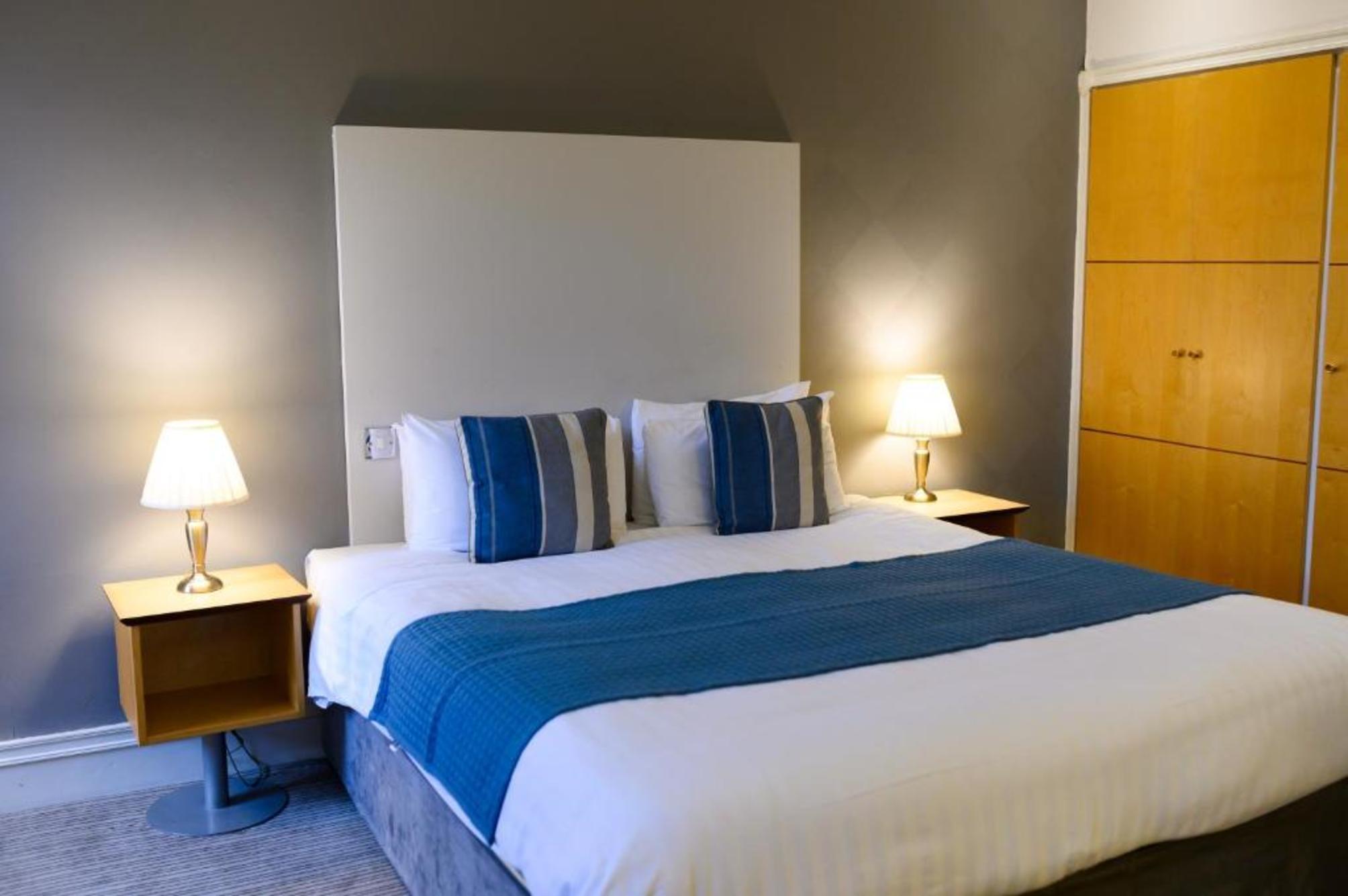 

Milano - Cardiff - The Angel Hotel