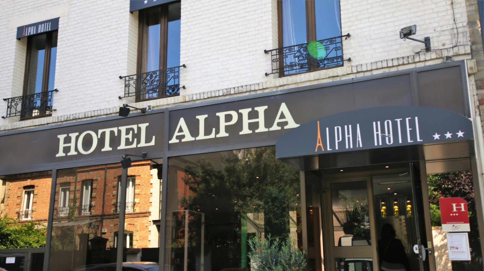 

Bari - Issy-les-Moulineaux - Hotel Alpha Paris Eiffel by Patrick Hayat