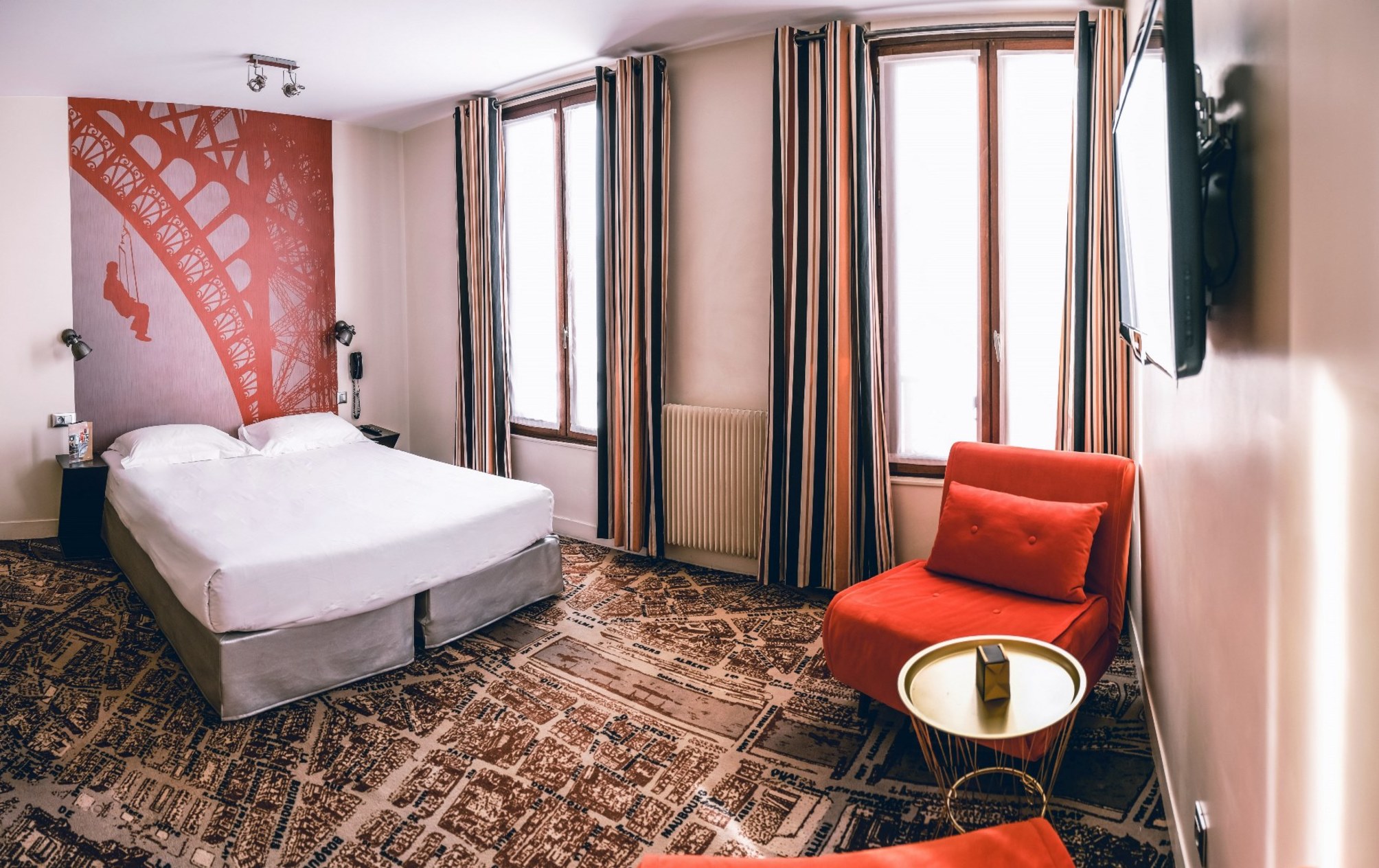 

Napoli - Sèvres - Hotel Alpha Paris Eiffel by Patrick Hayat