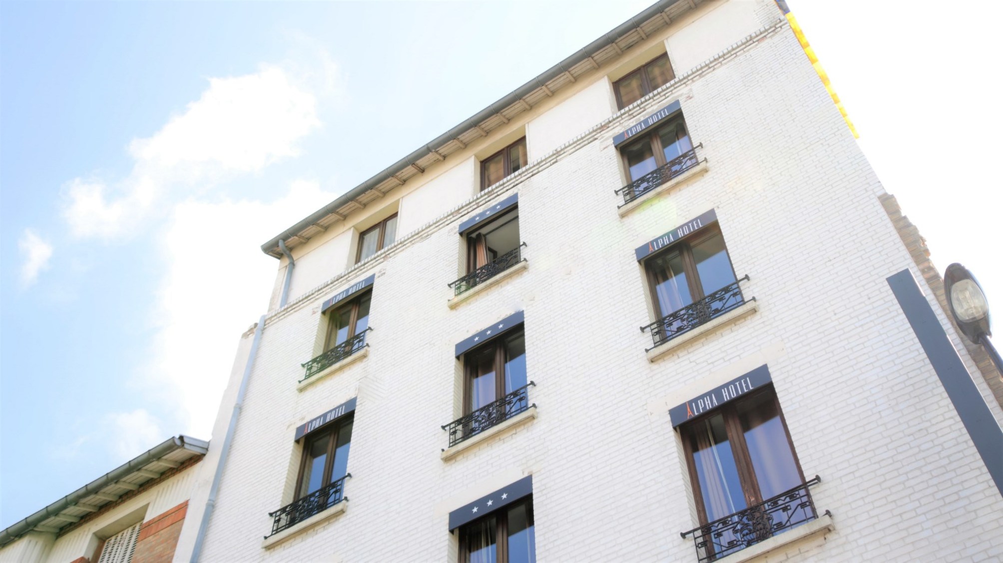 

Pisa - Issy-les-Moulineaux - Hotel Alpha Paris Eiffel by Patrick Hayat