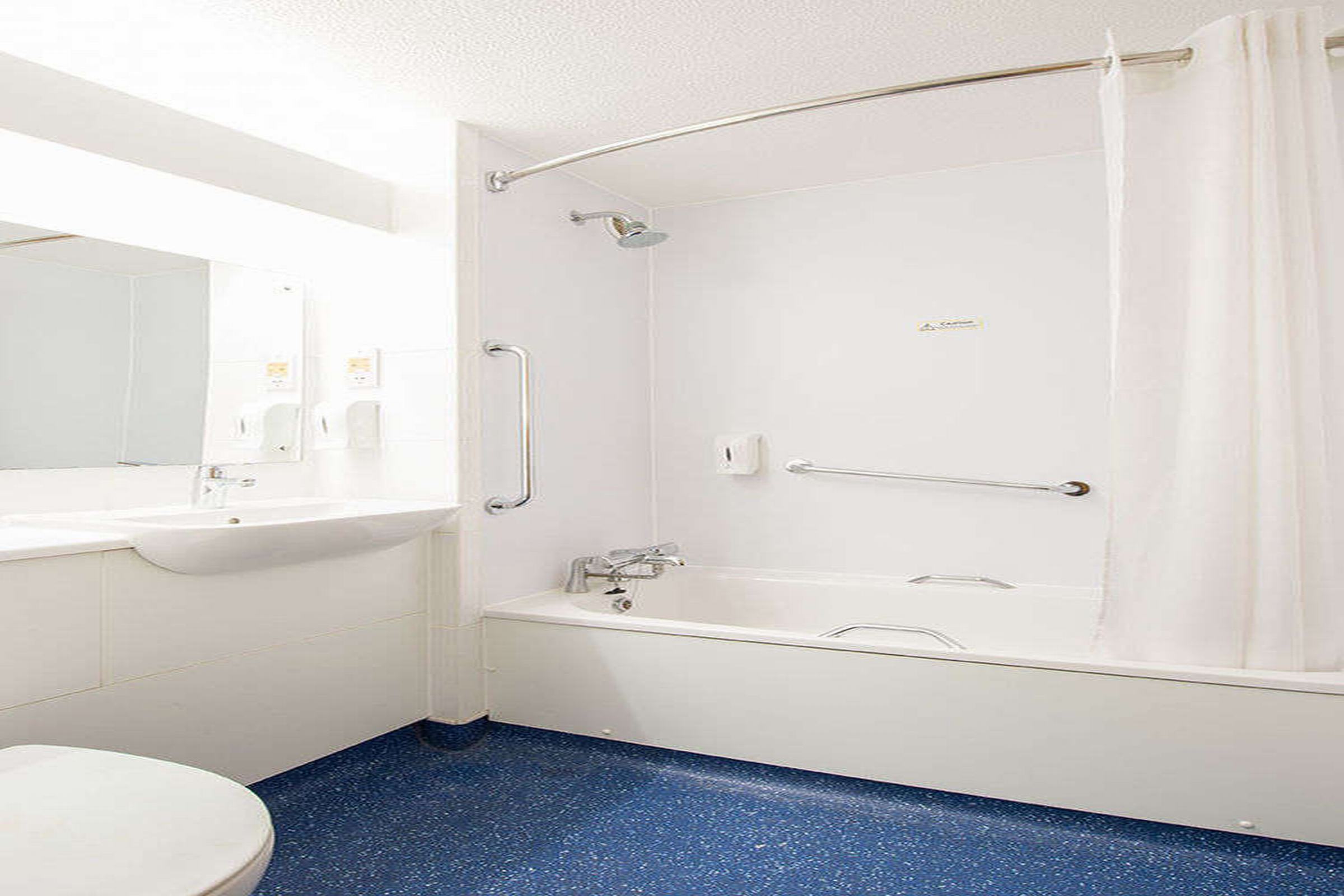 

Pisa - Bristol - Travelodge Bristol Severn View M48