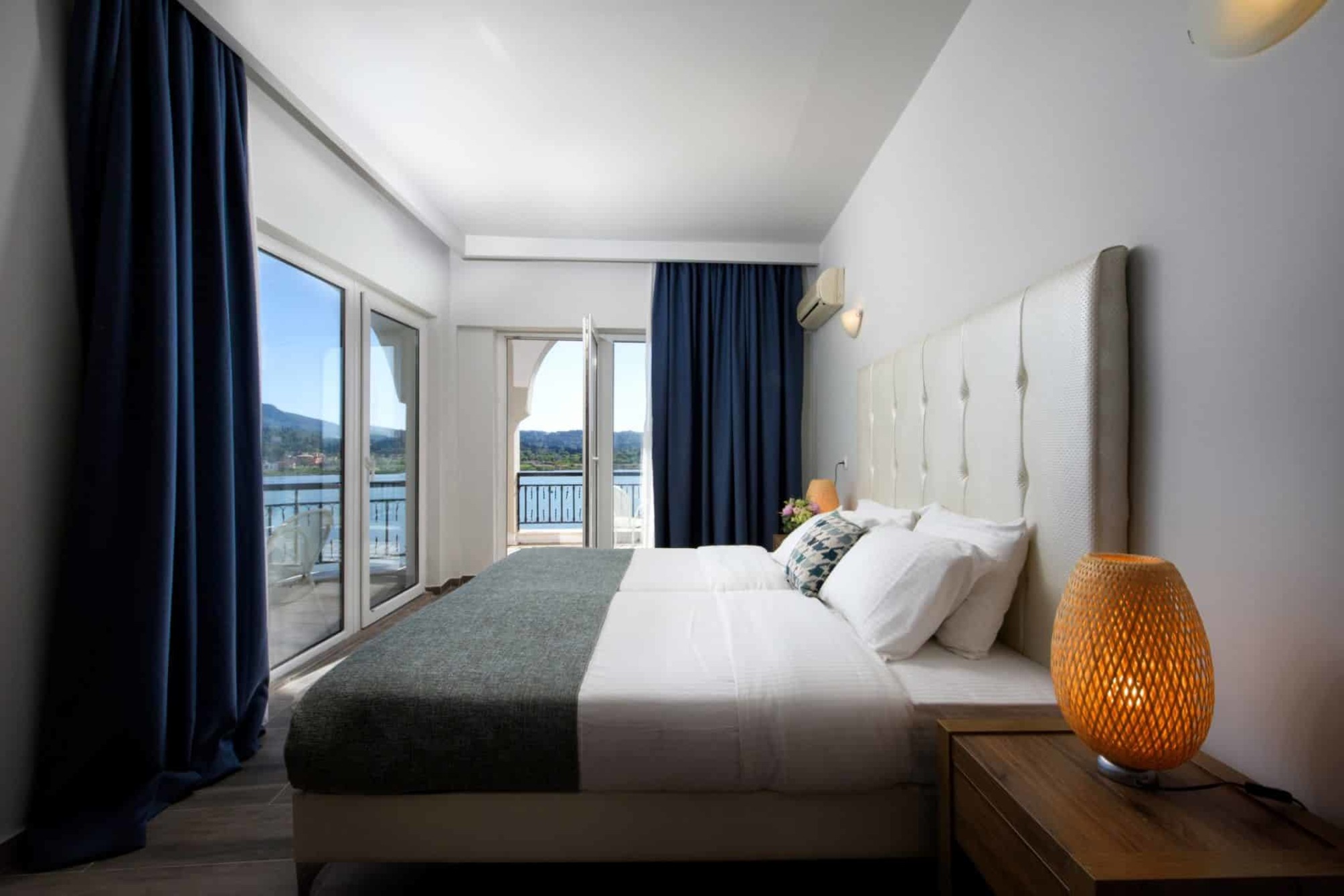 

Bologna - Perama (Corfu) - The Royal Grand Hotel