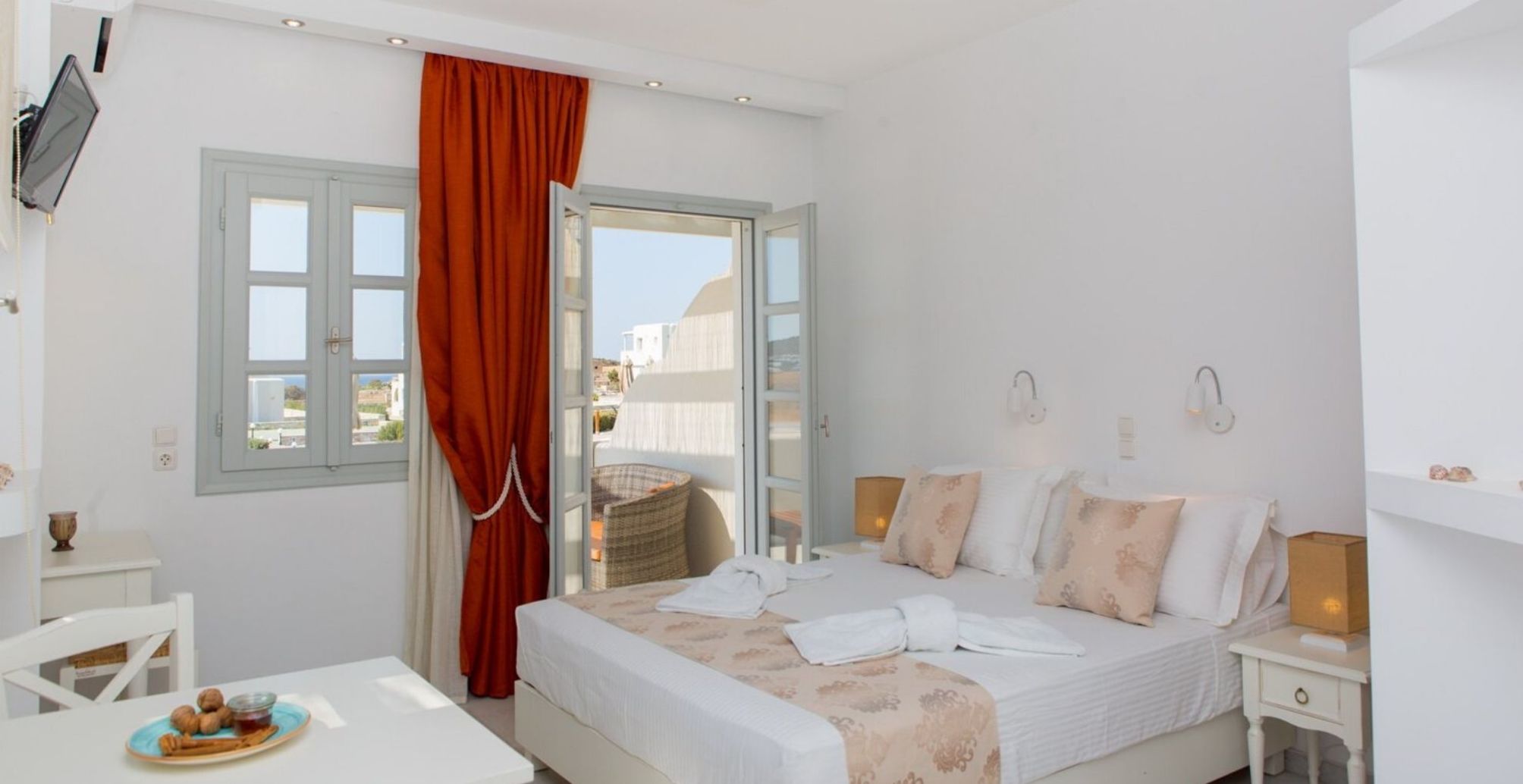 

Milano - Pirgaki - Sun and Moon Villas
