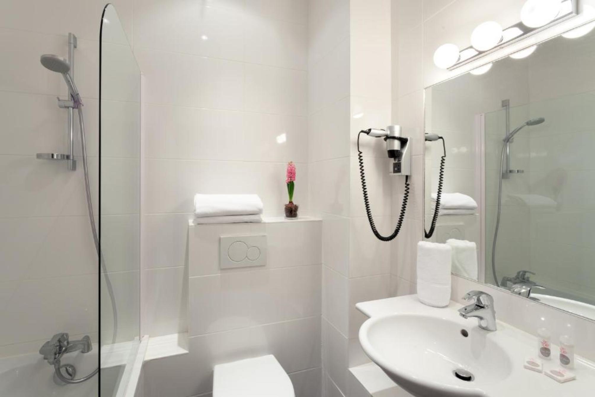 

Milano - Antony - Hotel Virgina