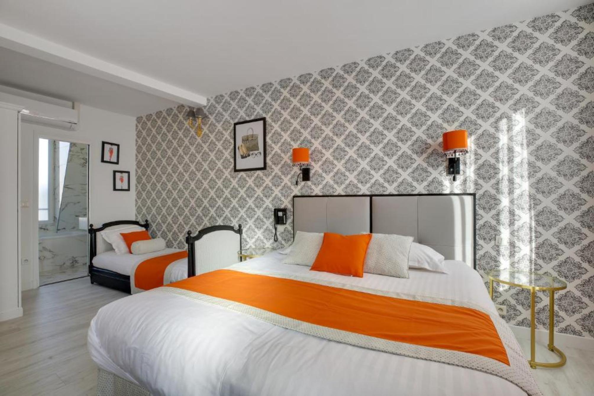 

Bologna - Clichy - Hotel Riviera Elysées