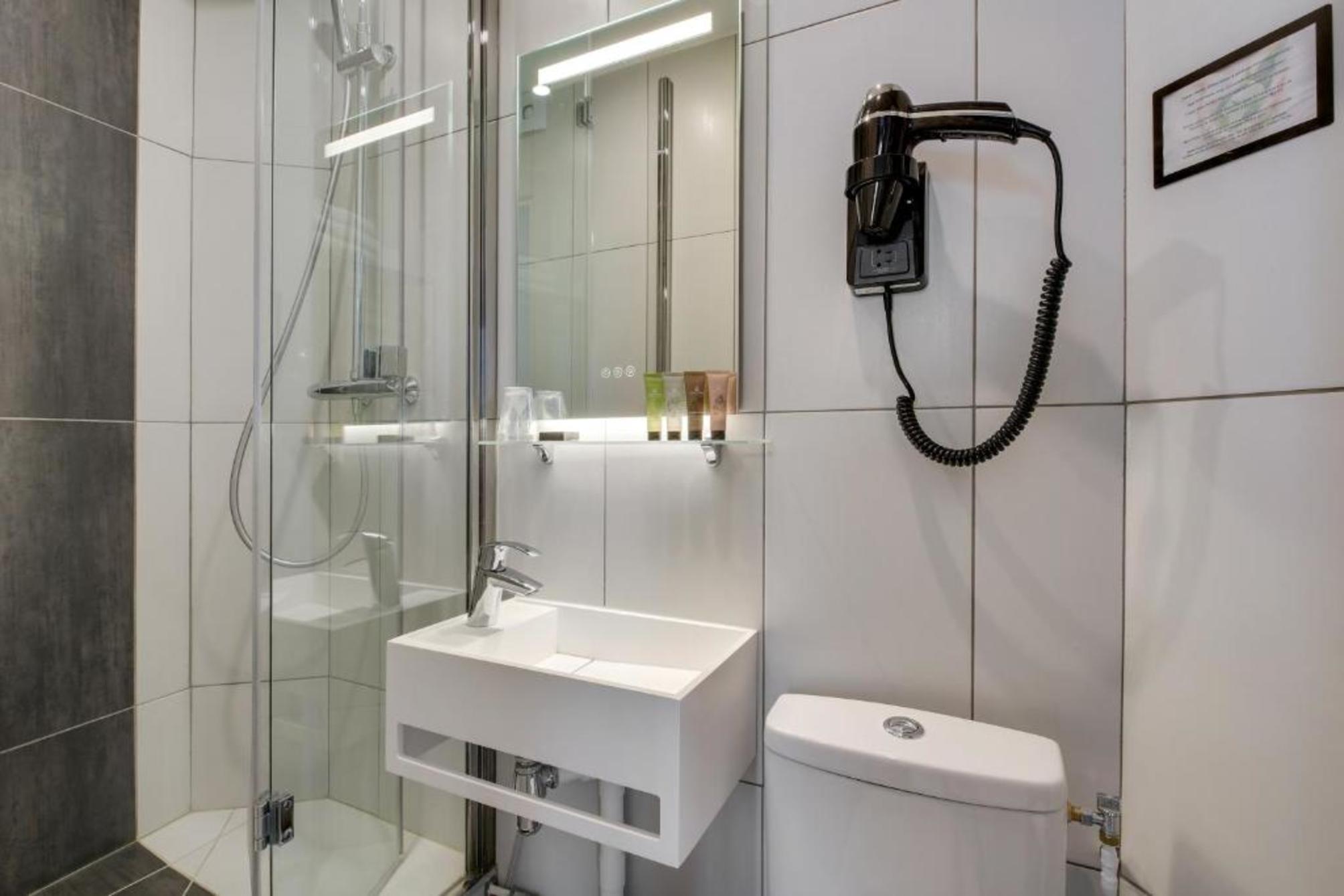 

Bologna - Neuilly-sur-Seine - Hotel Riviera Elysées