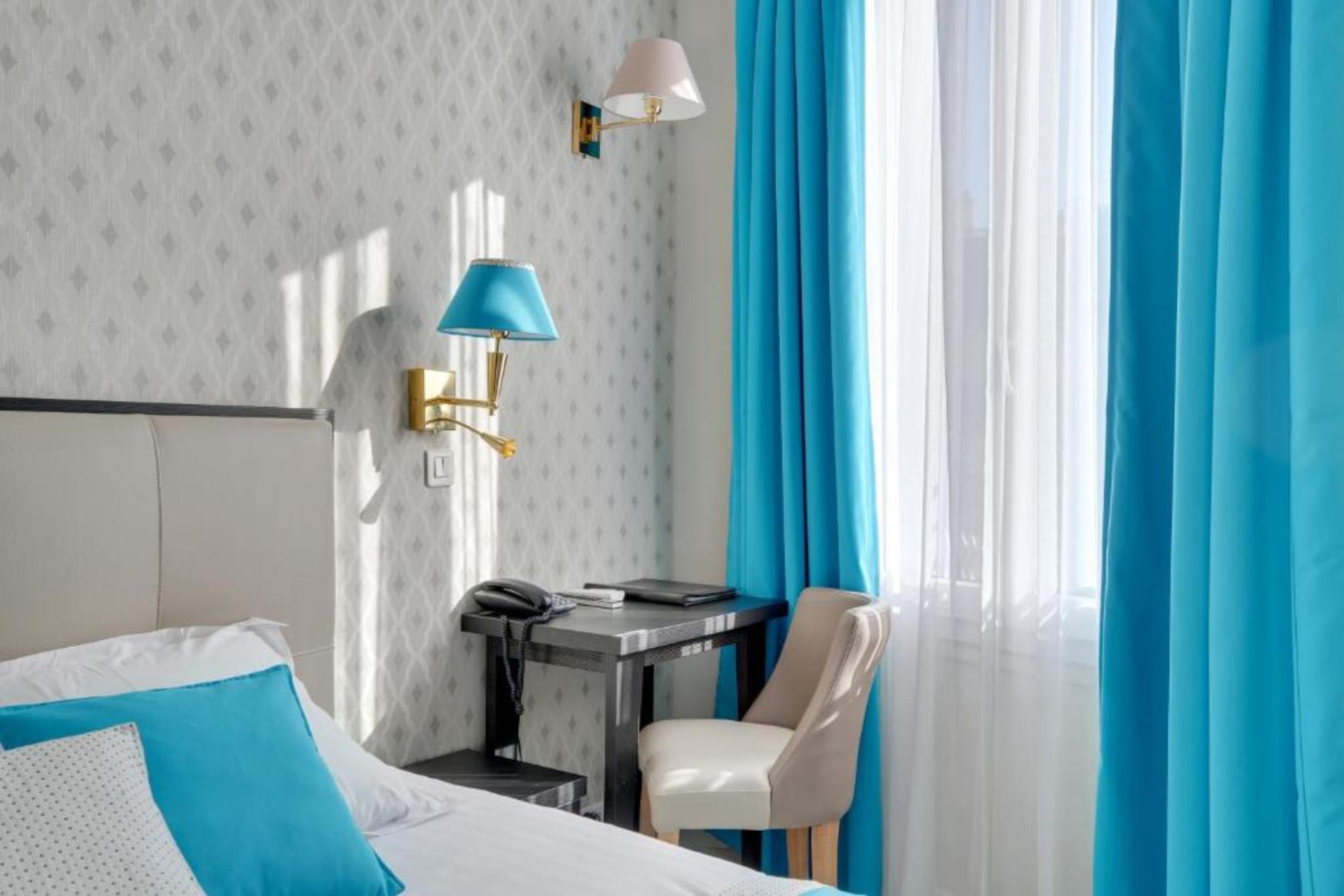 

Pisa - Clichy - Hotel Riviera Elysées