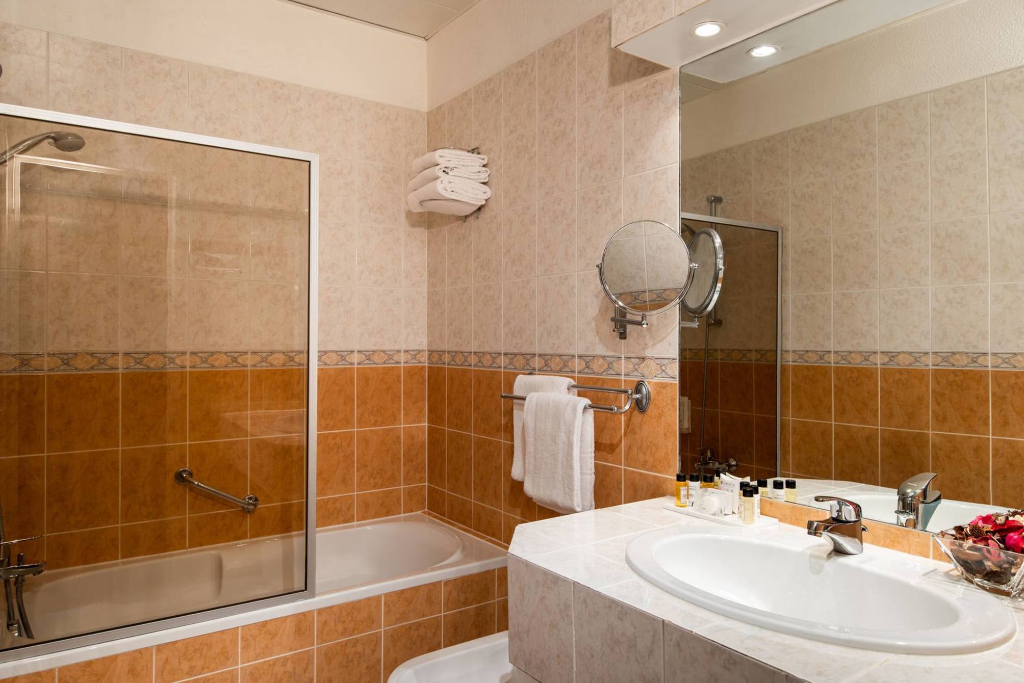 

Venezia - Issy-les-Moulineaux - Hotel Abaca Messidor by Happyculture