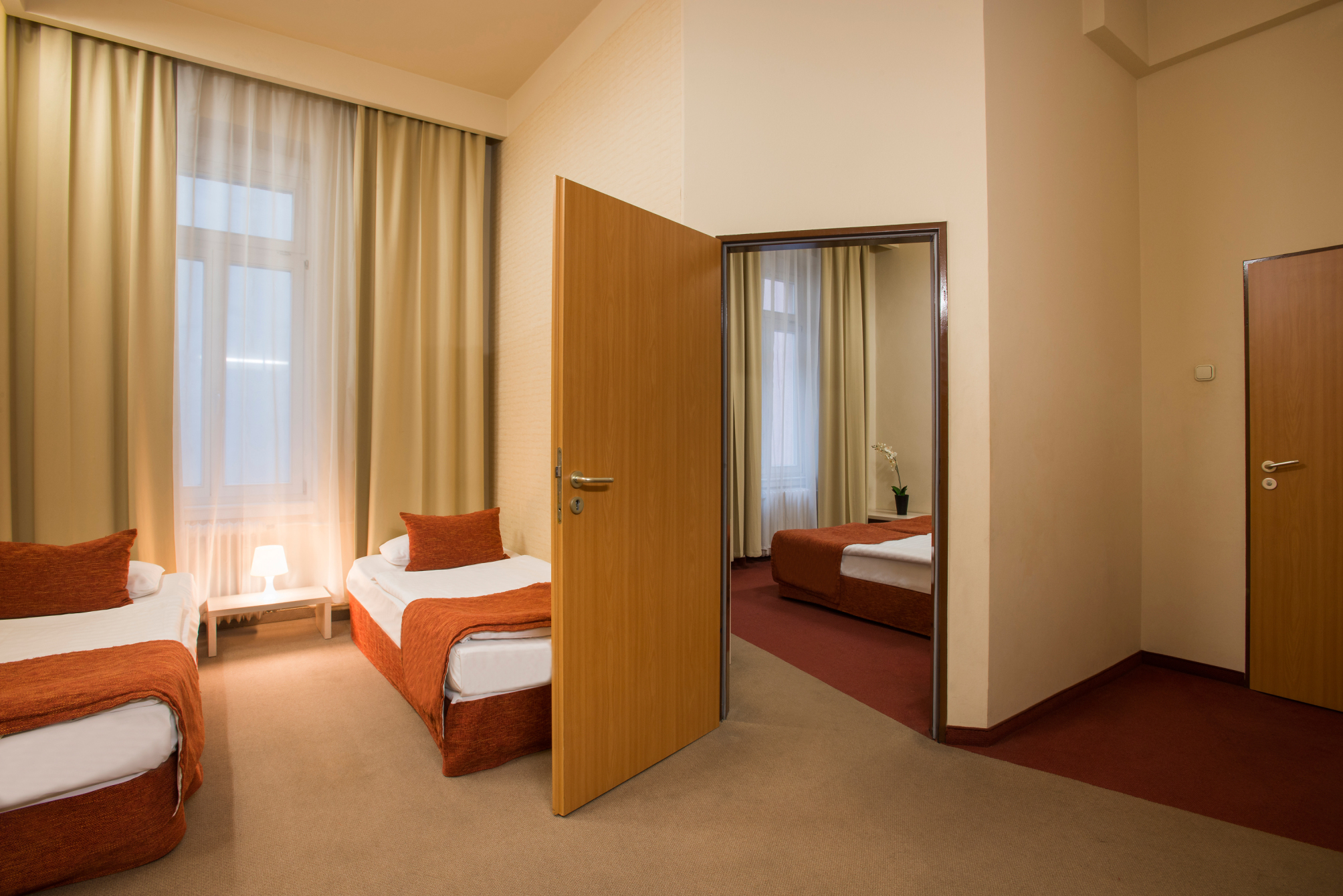 

Trieste - Budapest - Star City Hotel