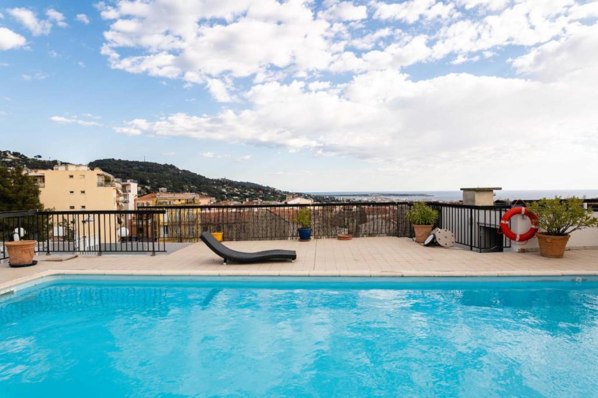 

Napoli - Vallauris - Adonis Cannes - Hôtel Thomas