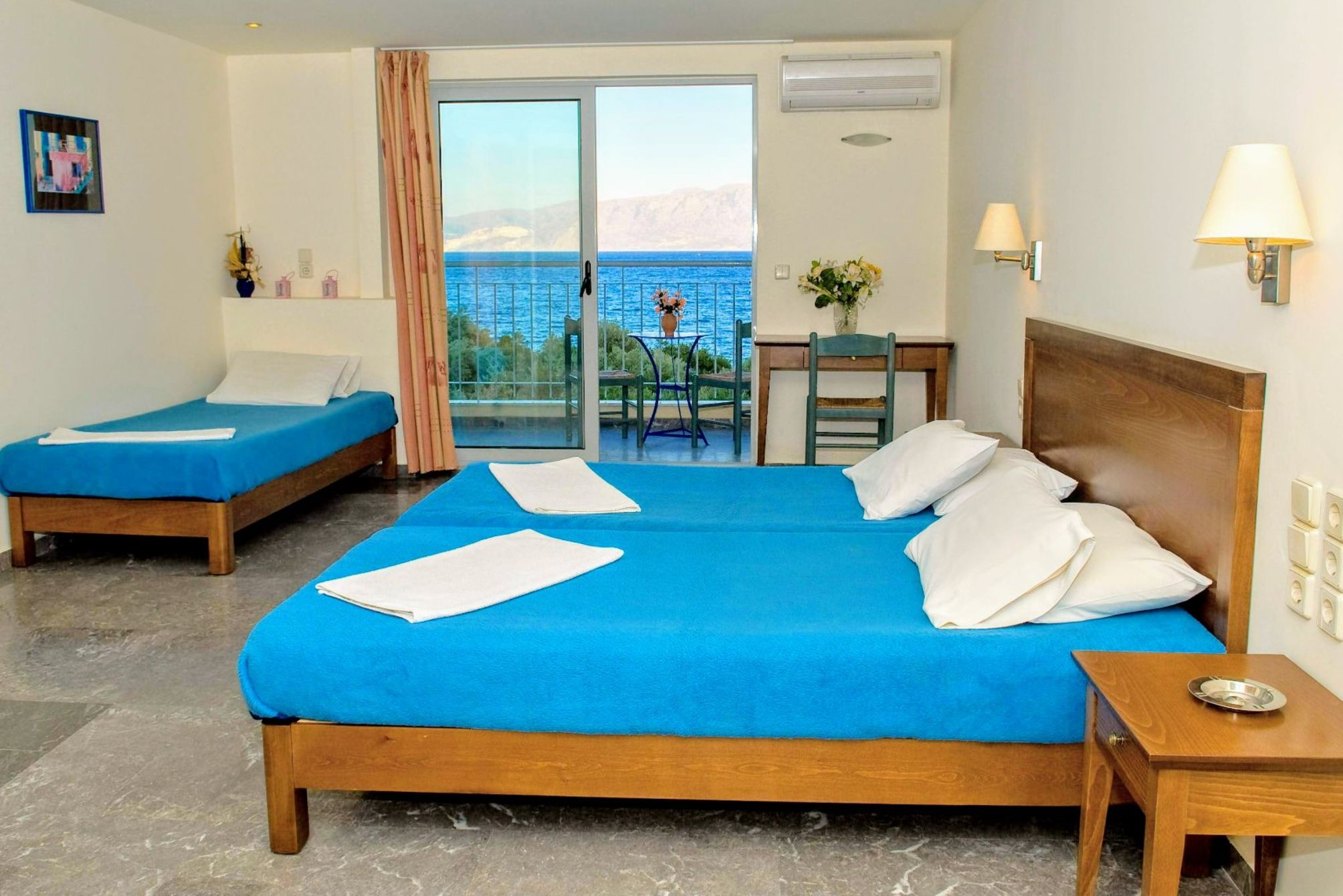 

Brindisi - Agios Nikolaos, Creta - Mirabella Apartments