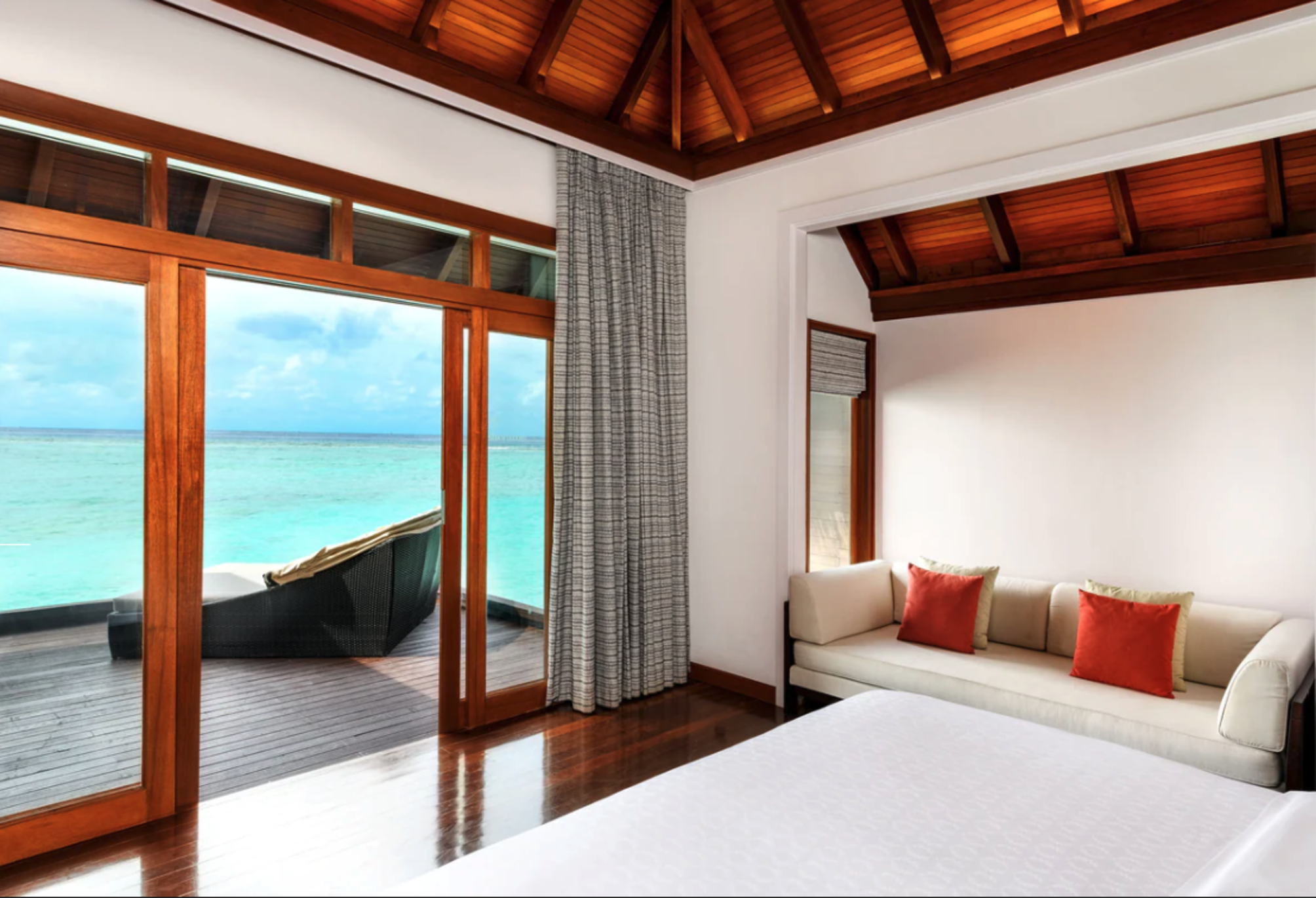 

Catania - Isola di Furanafushi - Sheraton Maldives Full Moon Resort & Spa - Free Transfers