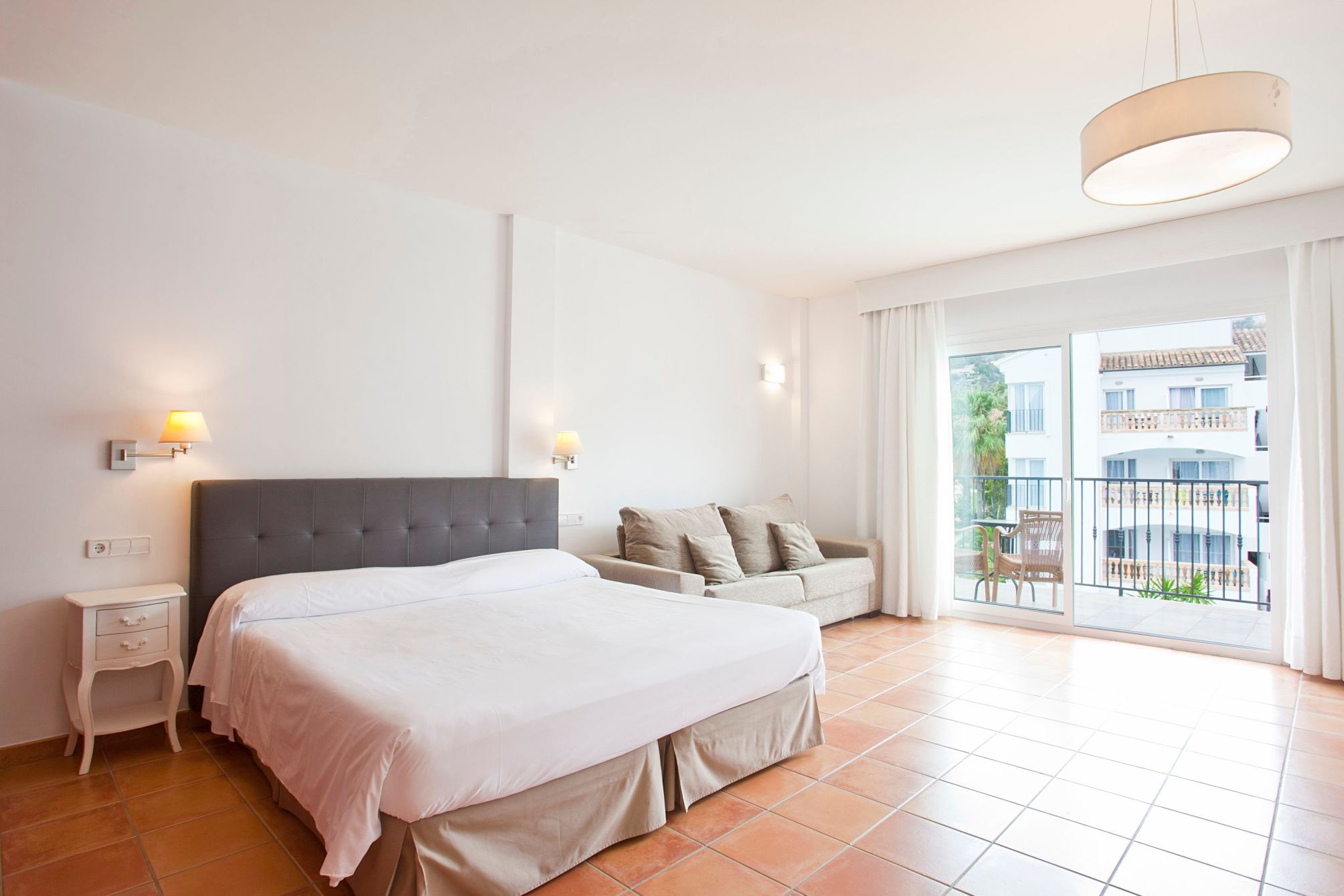 

Palermo - Paguera - Hotel La Pérgola Mallorca