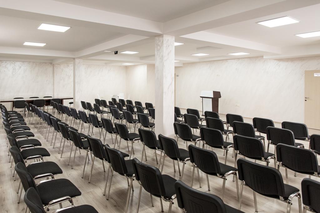 

Roma - Podgorica - Hotel Crnogorska Kuća