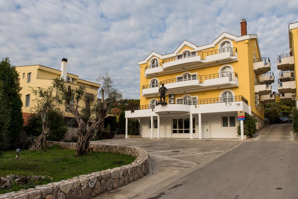 

Milano - Podgorica - Hotel Crnogorska Kuća