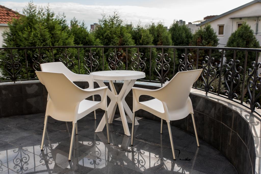 

Bari - Podgorica - Hotel Crnogorska Kuća