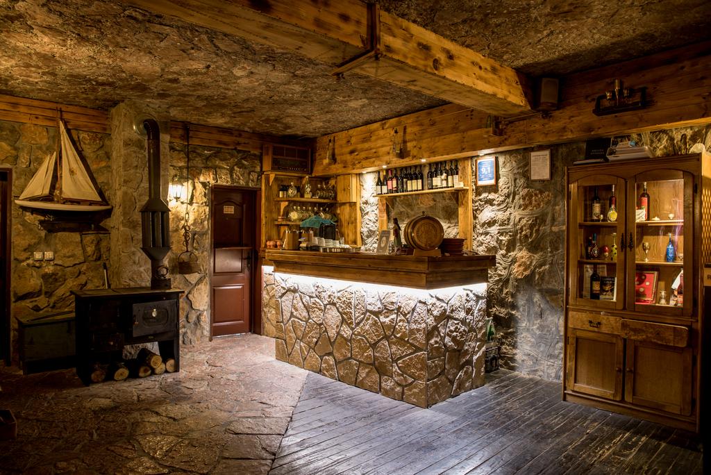 

Napoli - Podgorica - Hotel Crnogorska Kuća