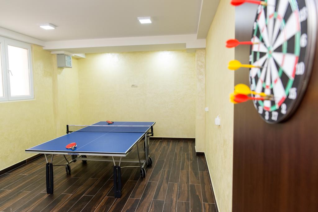 

Milano - Podgorica - Hotel Crnogorska Kuća