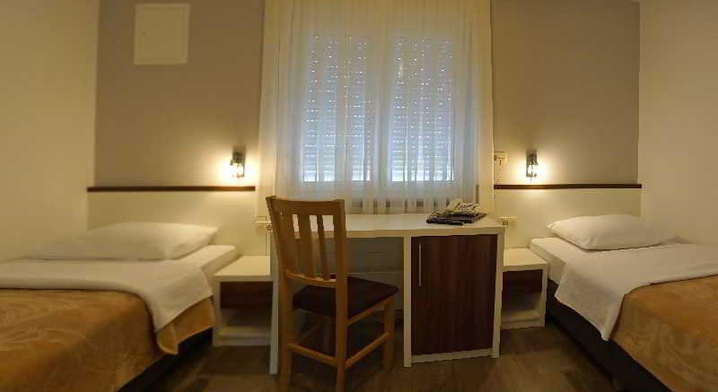 

Roma - Međugorje - Dina