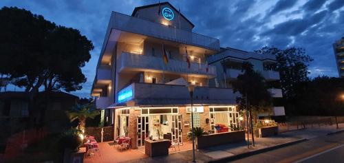 

Milano - Riviera Veneta e Lignano Sabbiadoro, Mare Italia - Hotel Nuova Graziosa