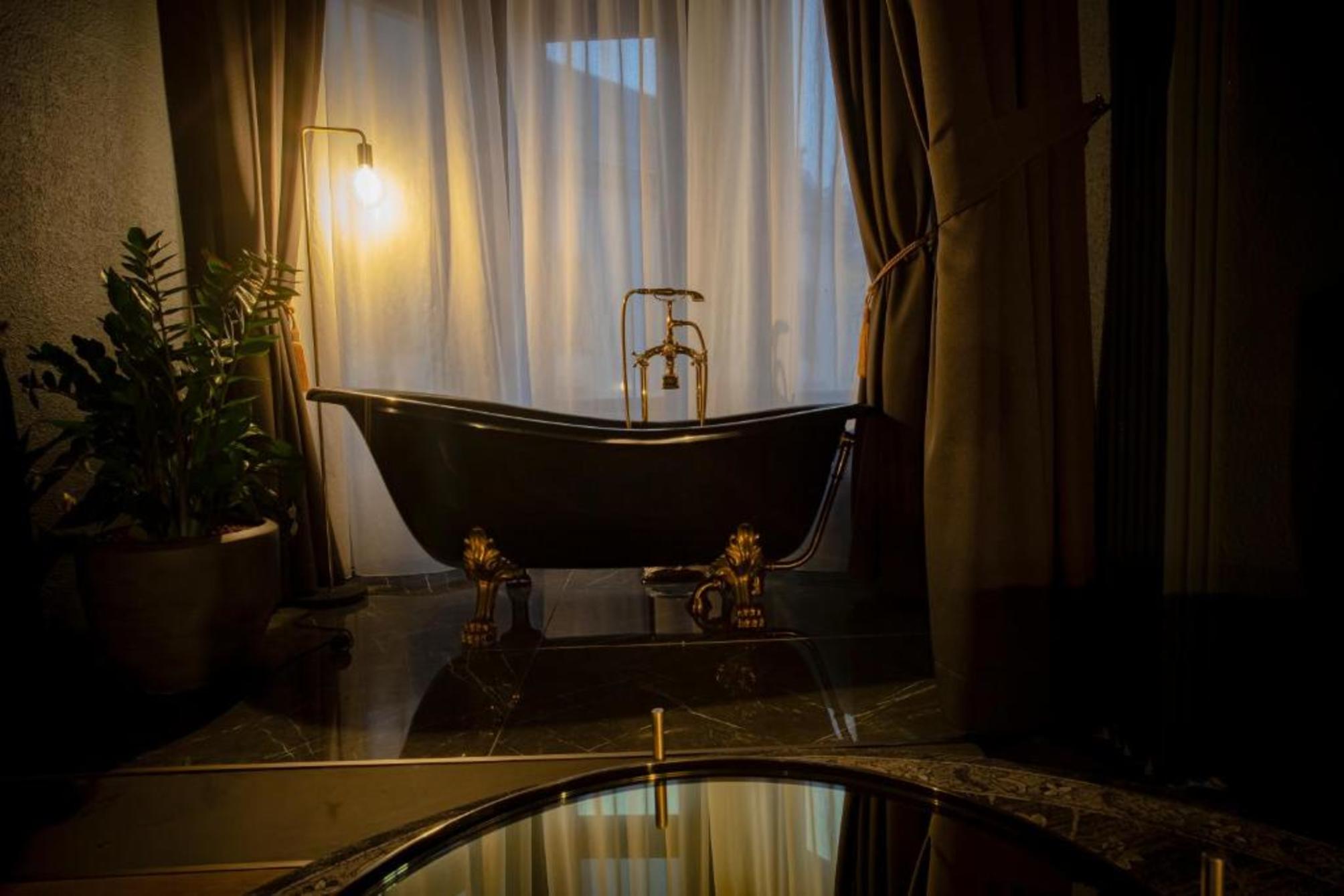 Suite UNA CAMERA UN BAGNO