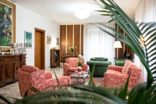 

Catania - Pisa - Hotel Roma
