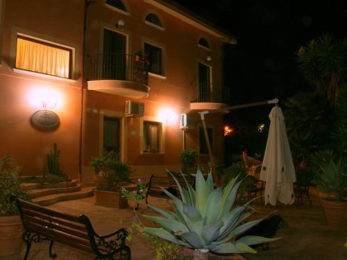 

Bologna - Isola di Capo Rizzuto - Villa Aurora