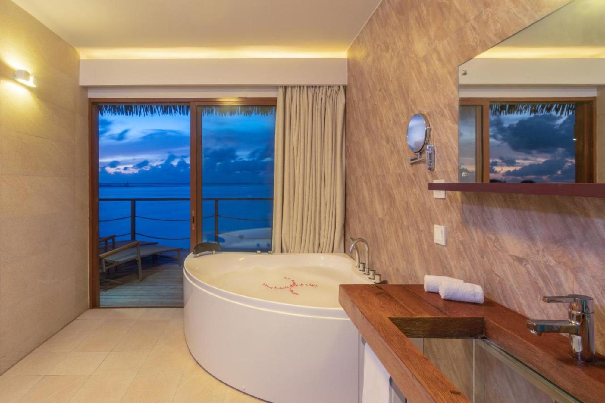 

Bari - Atollo di Lhaviyani - Cocoon Maldives - All Inclusive
