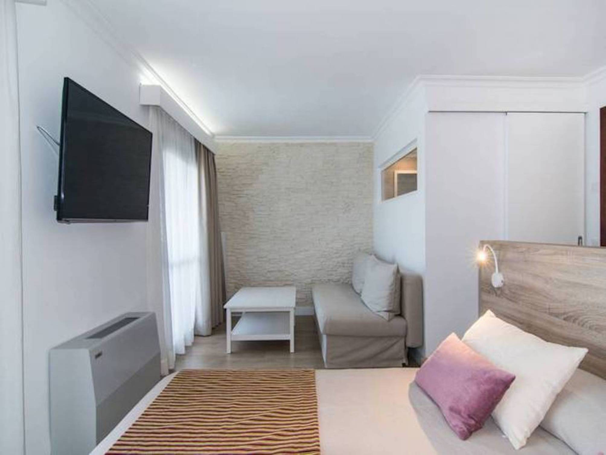 

Verona - Cala Ratjada - Hotel Na Taconera