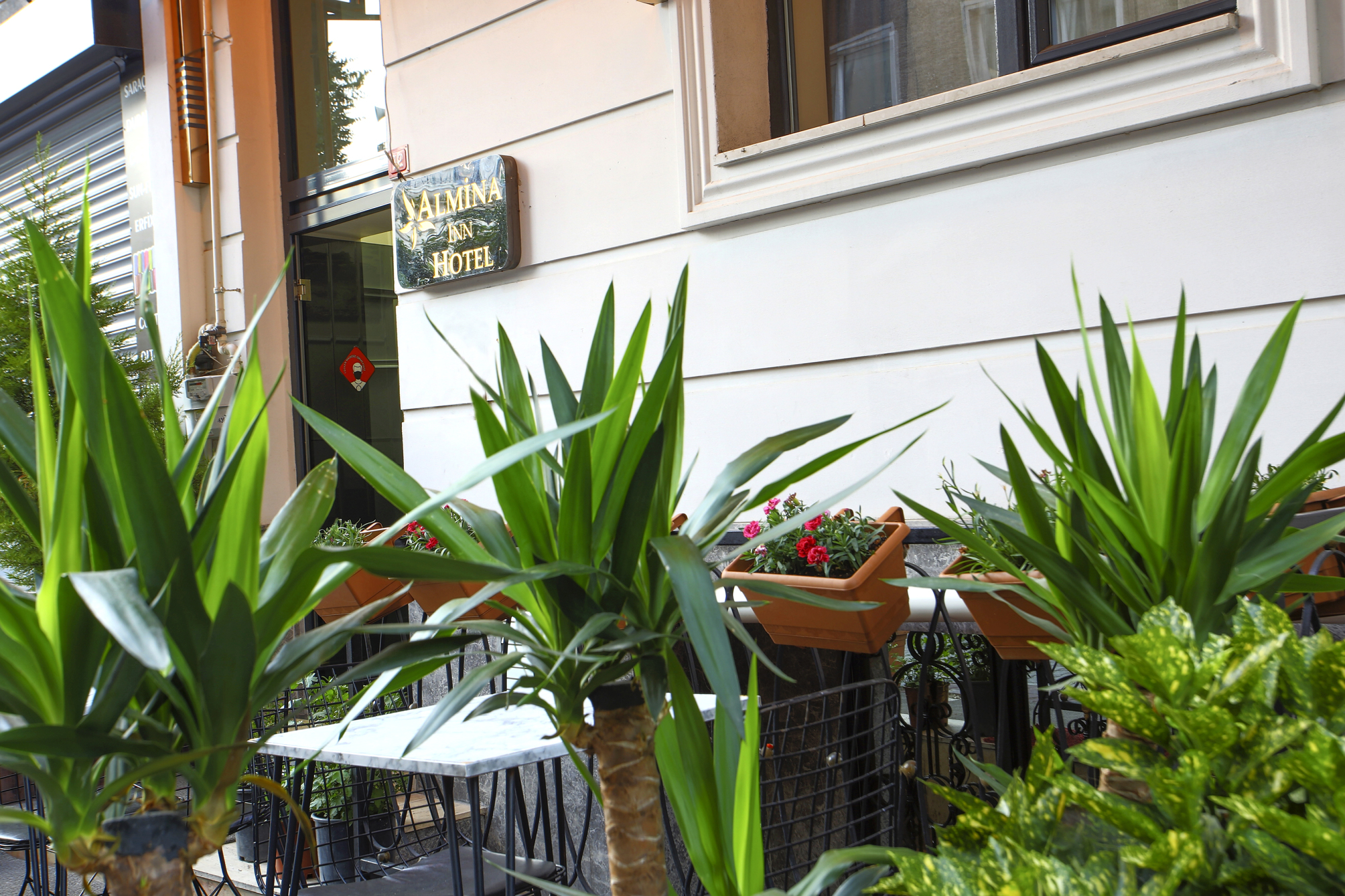

Venezia - Beyoğlu - Almina Inn Hotel
