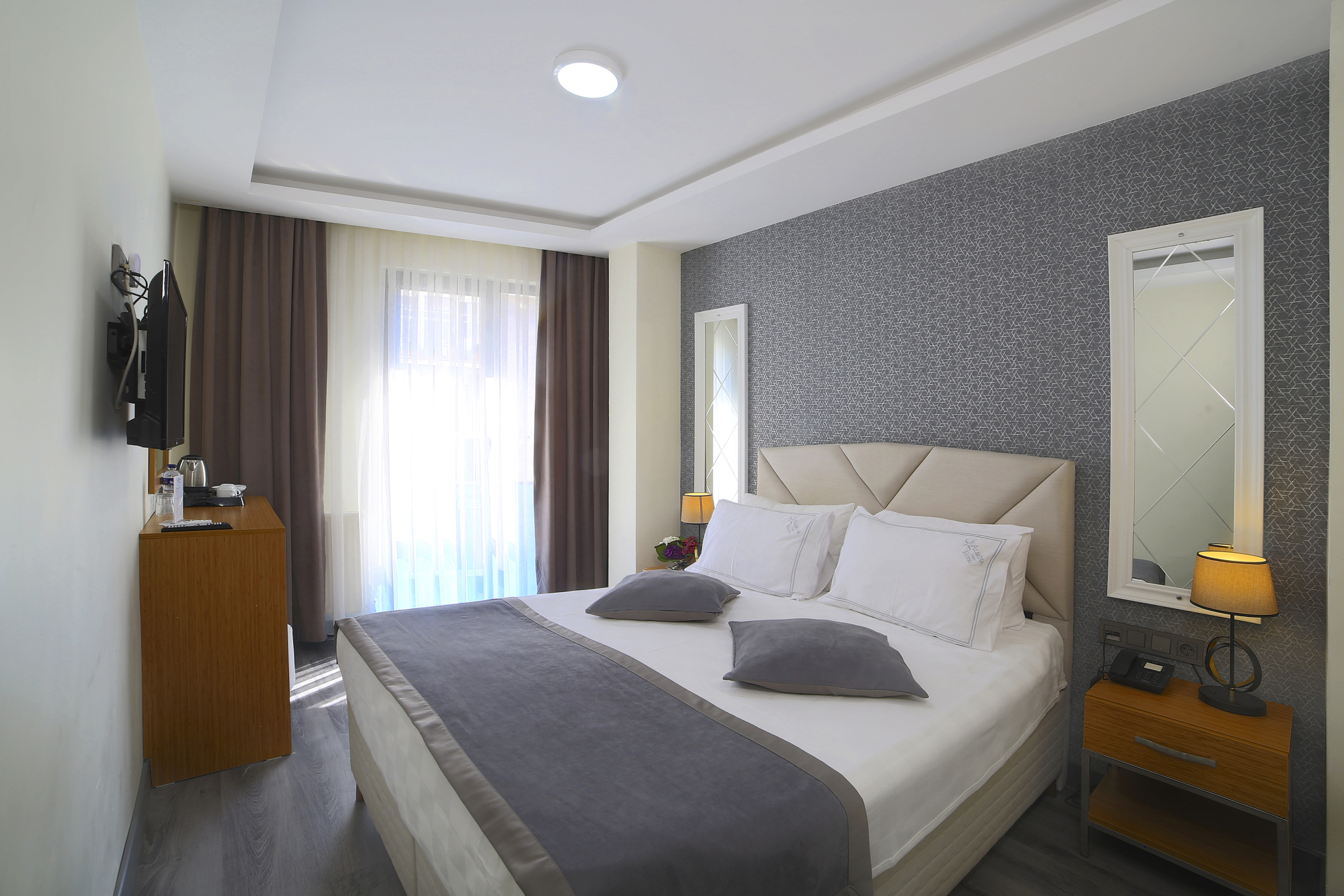 

Brindisi - Istanbul - Almina Inn Hotel