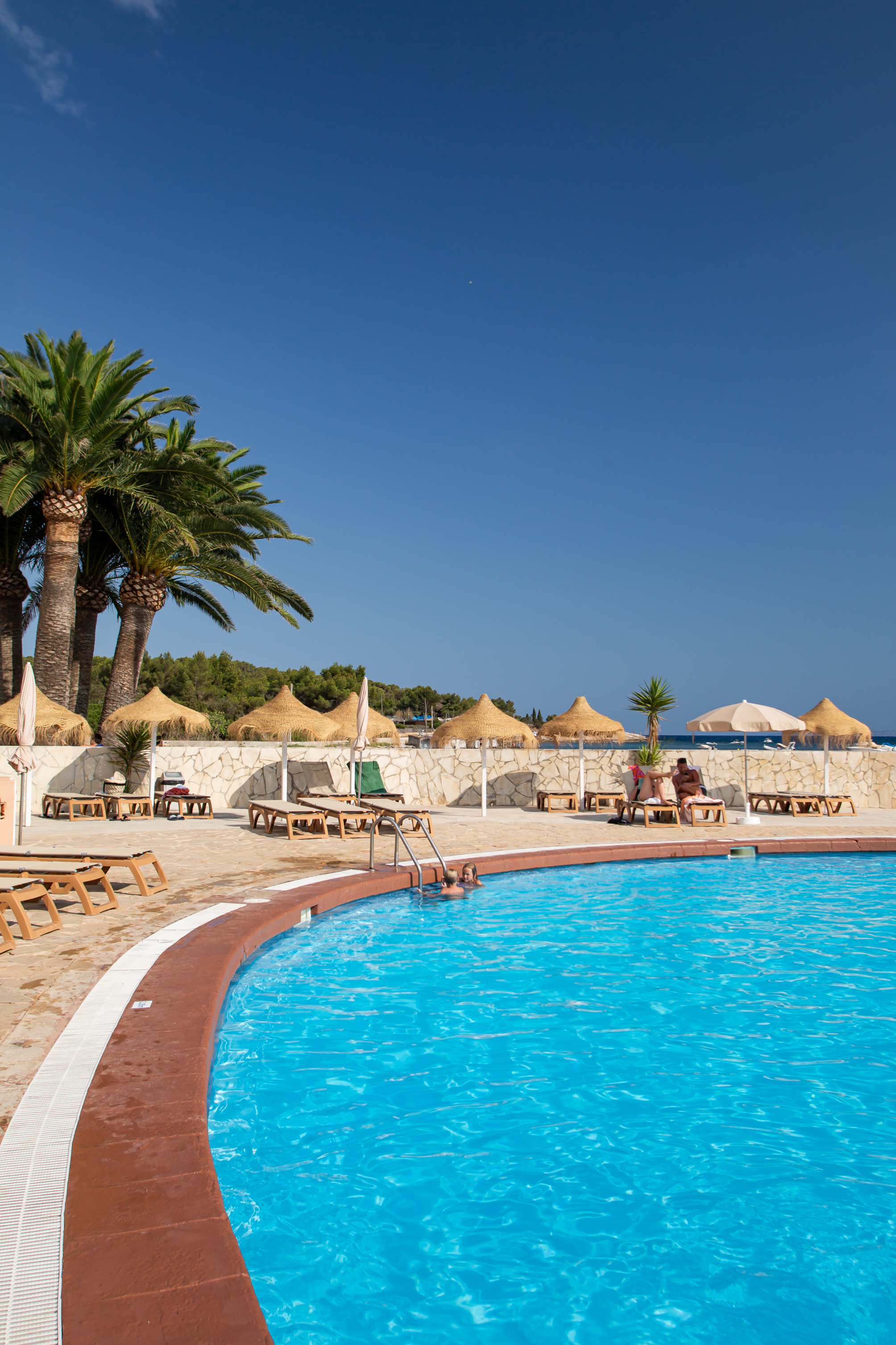 

Ancona - Playa d'en Bossa, Ibiza - Hotel Simbad
