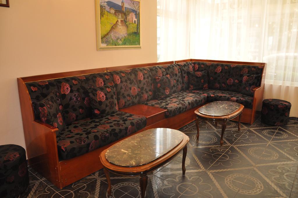 

Genova - Tirana - Pik Loti Hotel