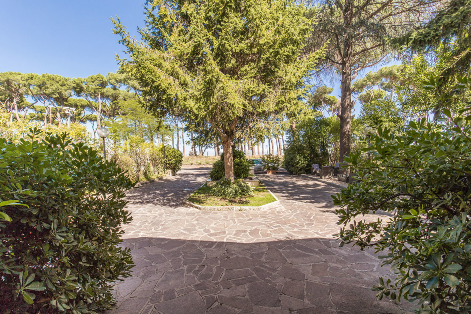 

Torino - La Giustiniana - Pinewood Hotel Rome
