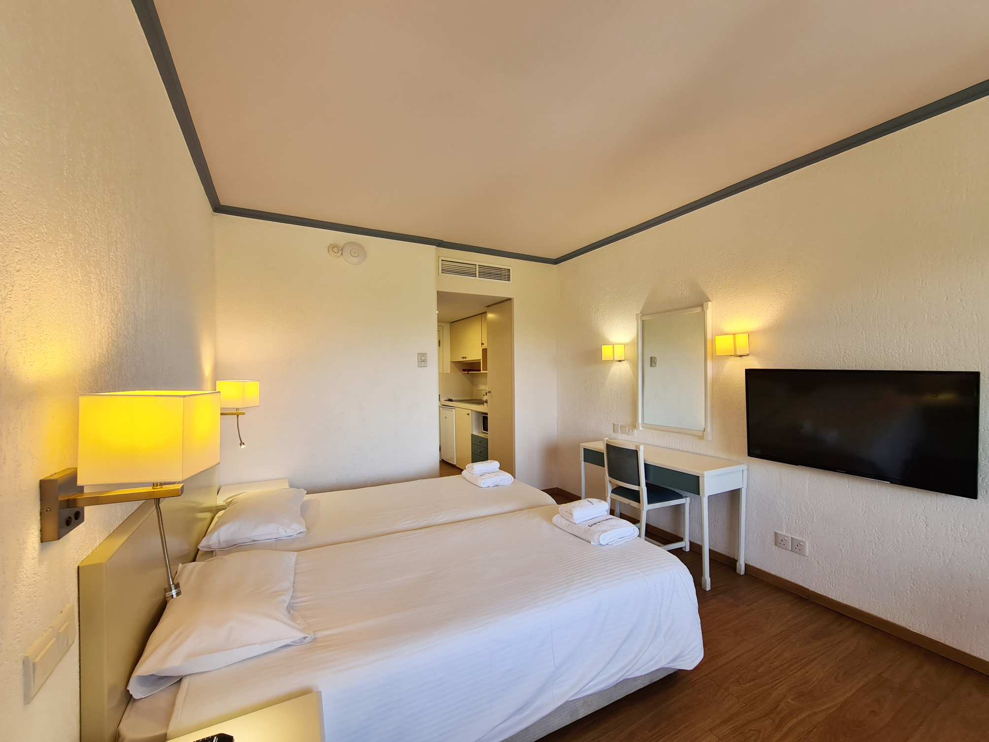 

Milano - Khlorakas - Basilica Holiday Resort