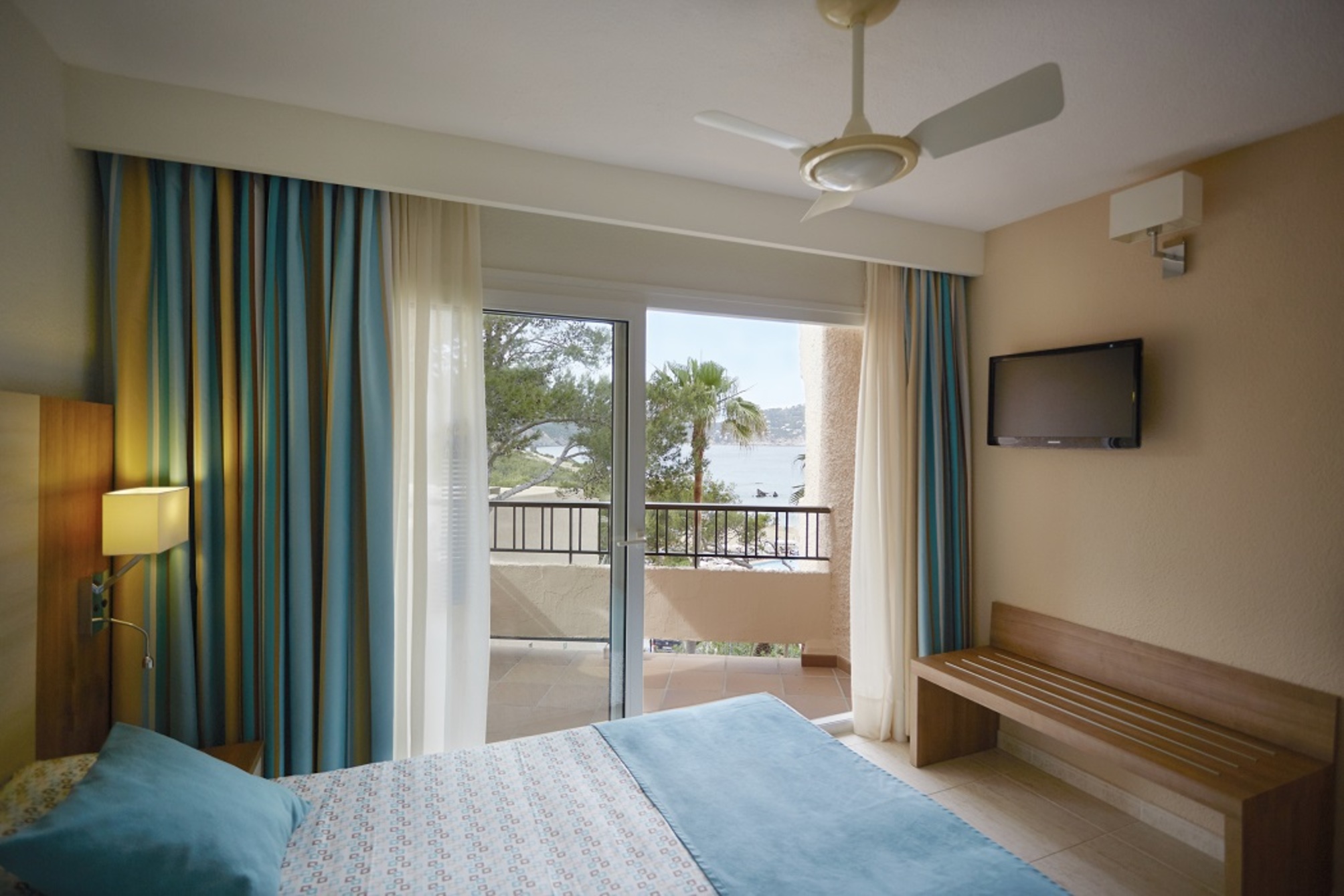 

Bologna - Santa Eulalia del Río - Invisa Hotel Club Cala Blanca