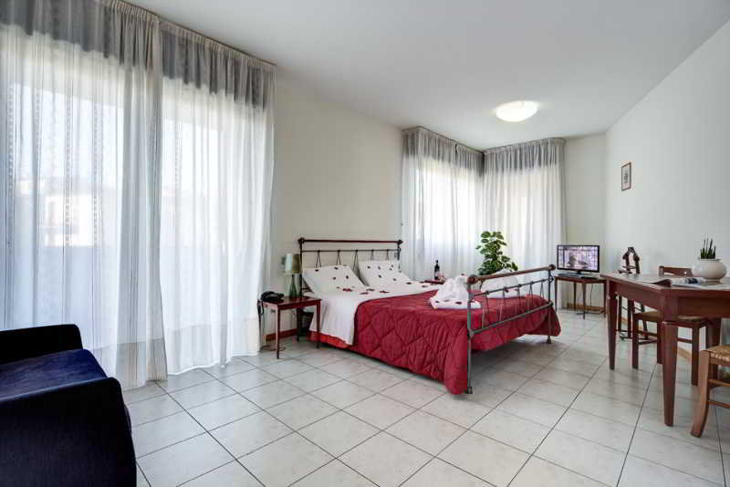 

Napoli - Arezzo - Residence Le Corniole