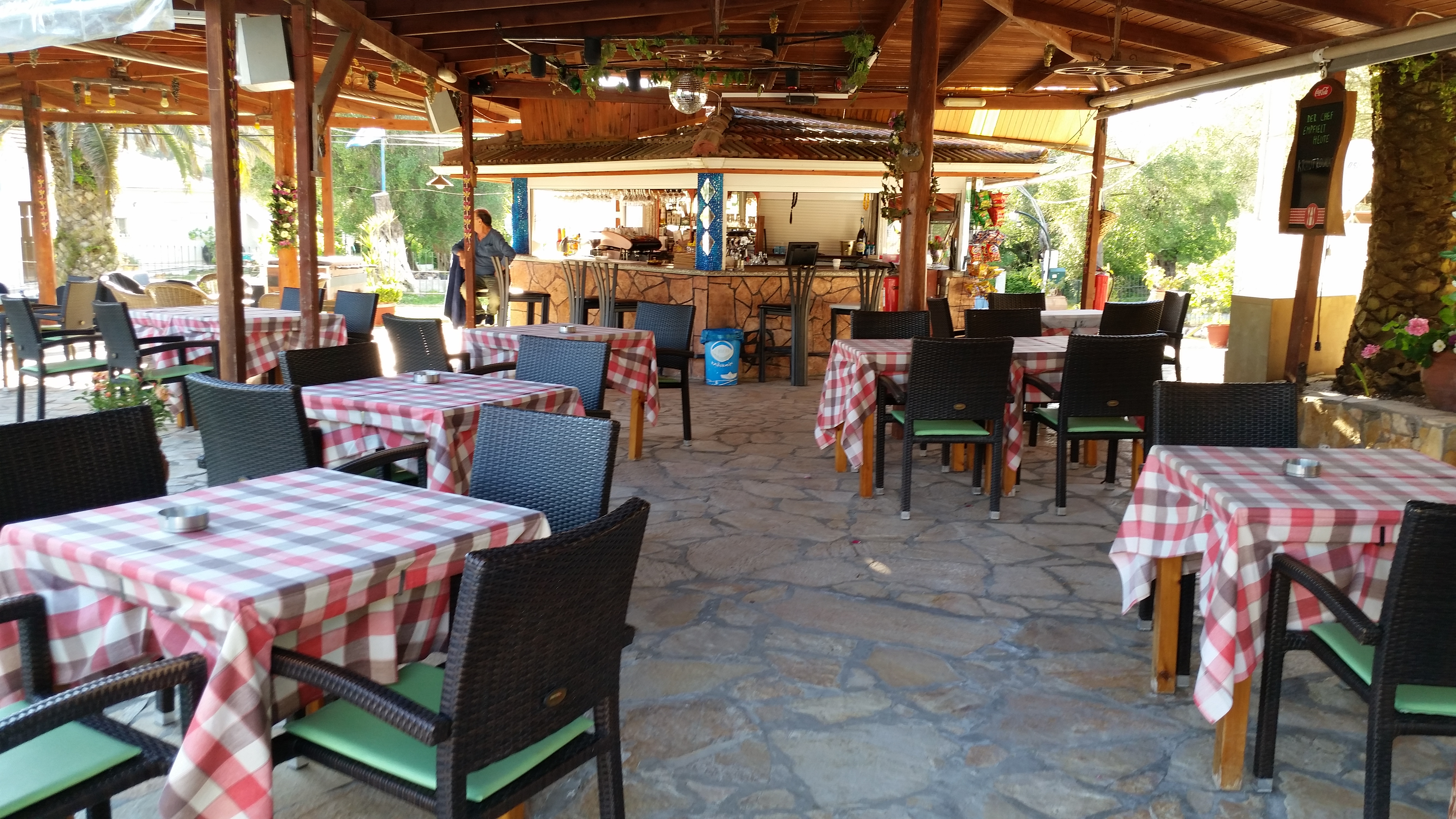 

Napoli - Agios Georgios, Corfú - Pension Nychterida