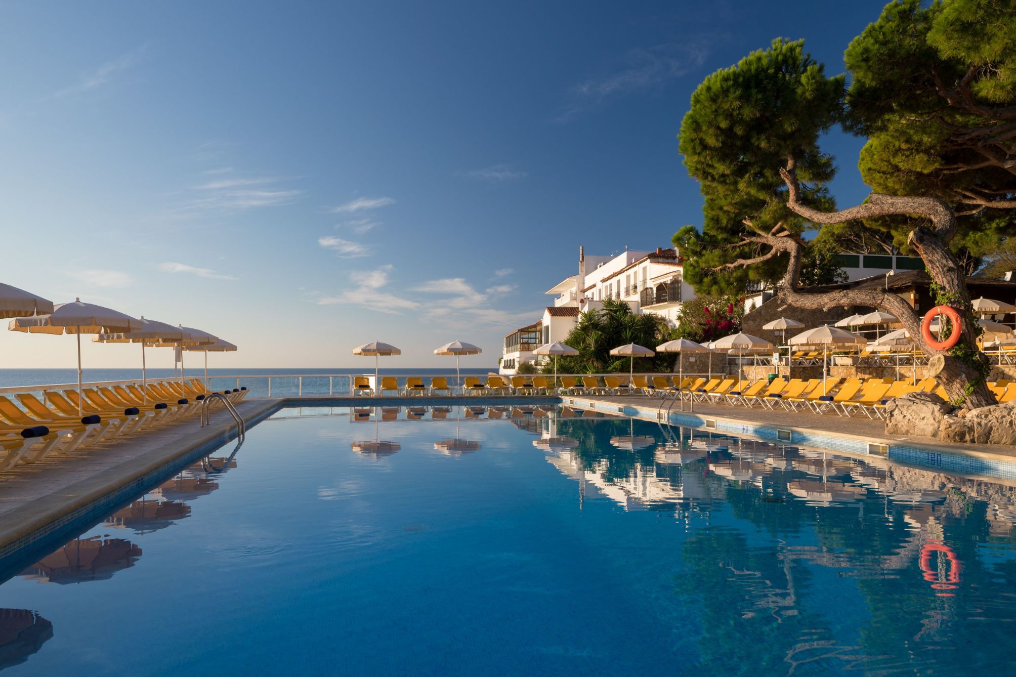 

Cagliari - Platja D'Aro - htop Caleta Palace #htopBliss