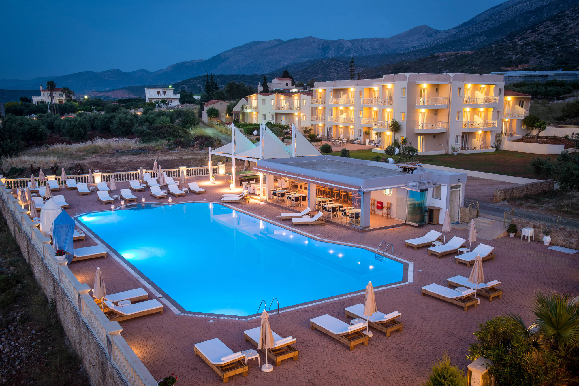 

Genova - Creta, Isole greche - Notos Heights Hotel & Suites