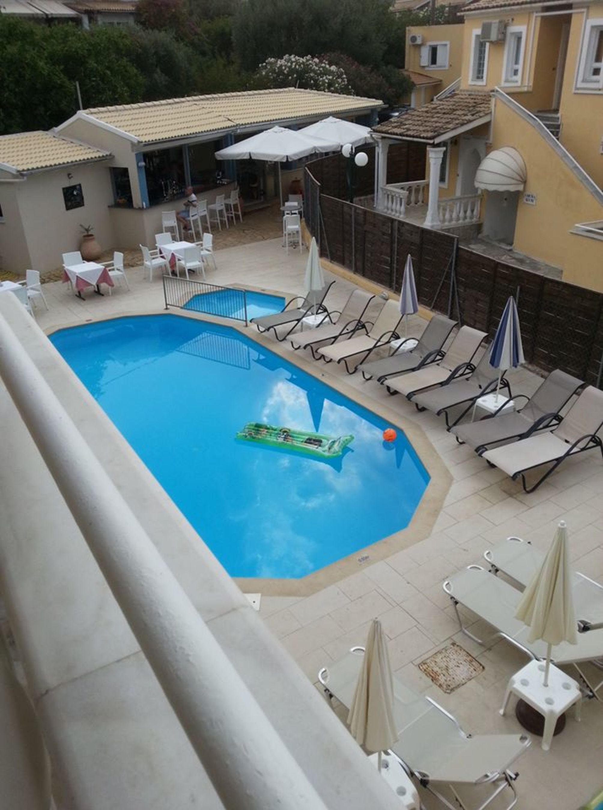 

Pisa - Kassiopi - Saint Spiridon Aparthotel