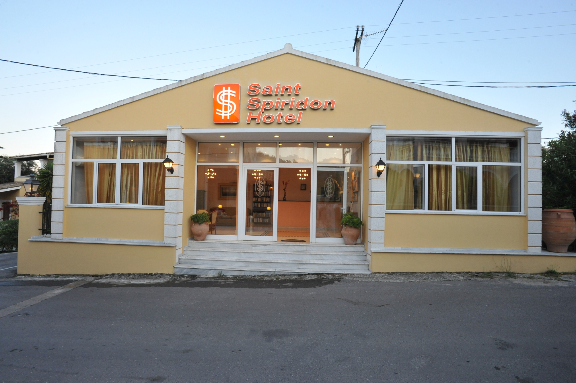 

Torino - Kassiopi - Saint Spiridon Hotel