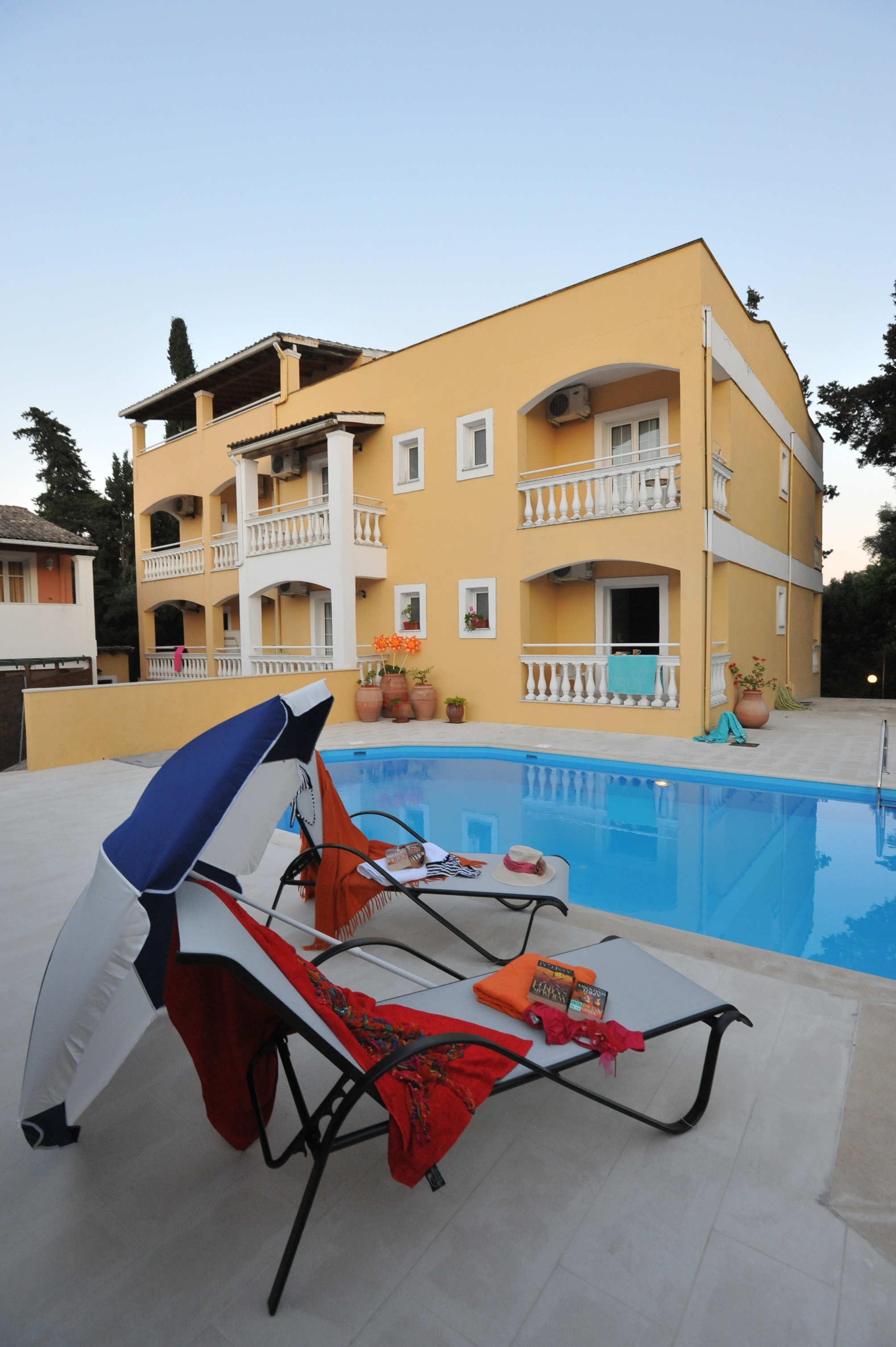 

Catania - Kassiopi - Saint Spiridon Hotel