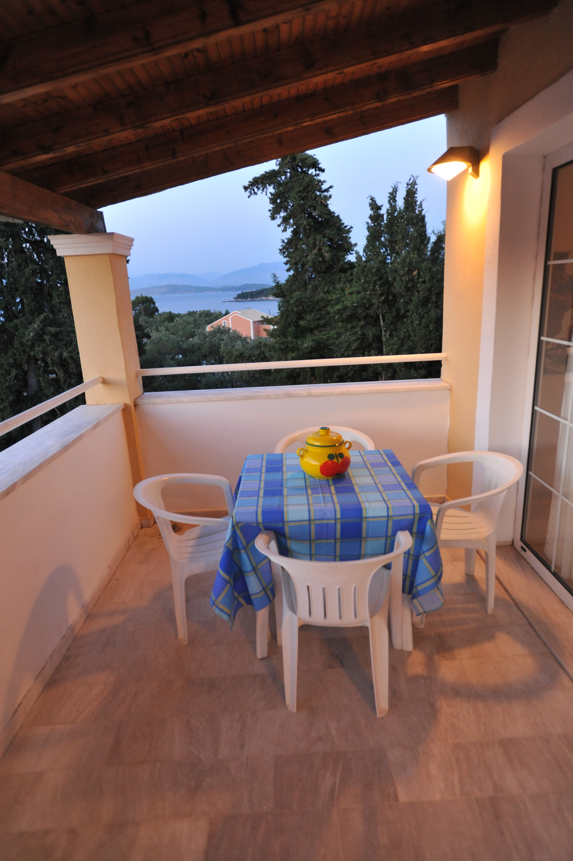 

Catania - Kassiopi - Saint Spiridon Aparthotel