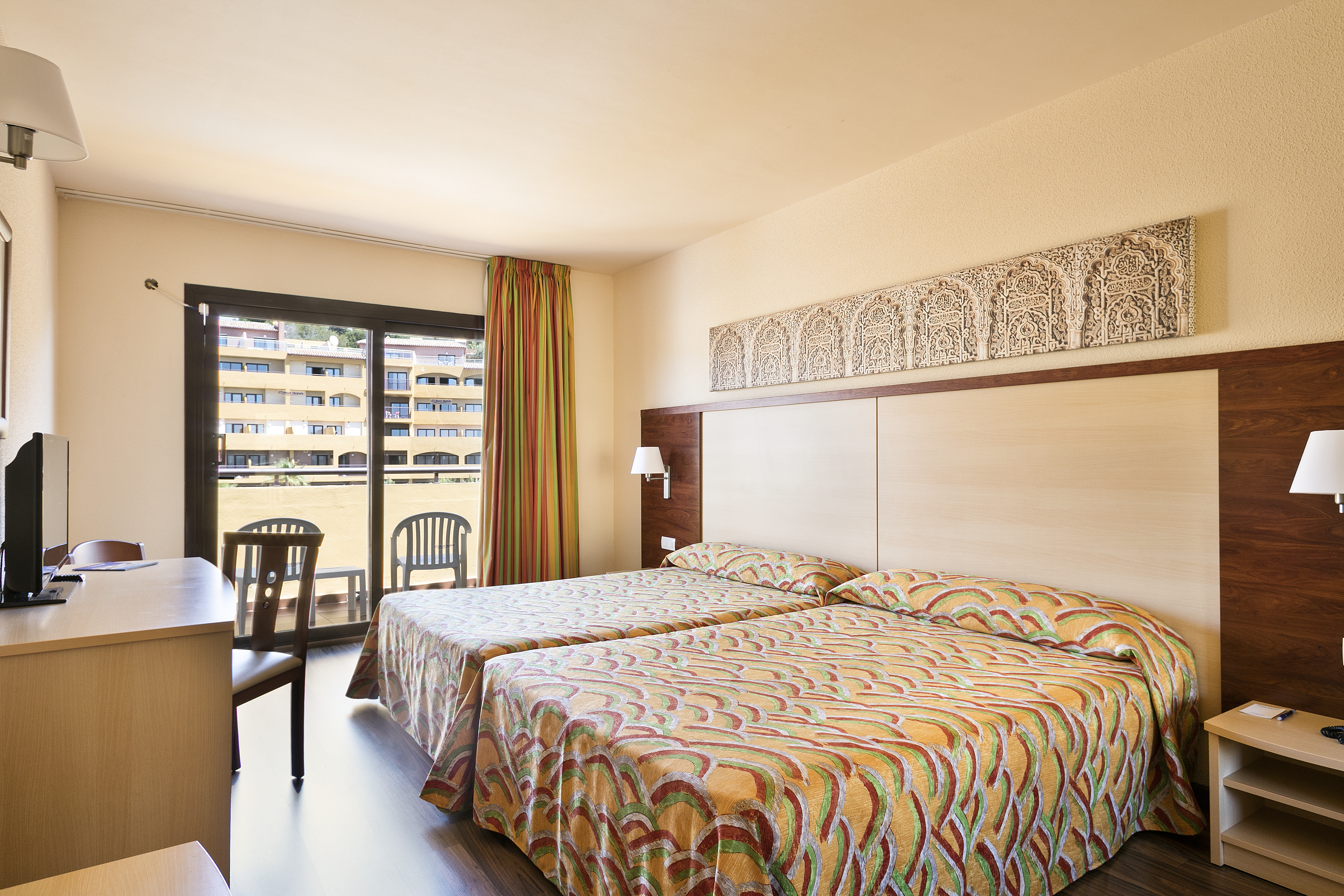 

Roma - Almuñécar - Hotel Best Alcázar