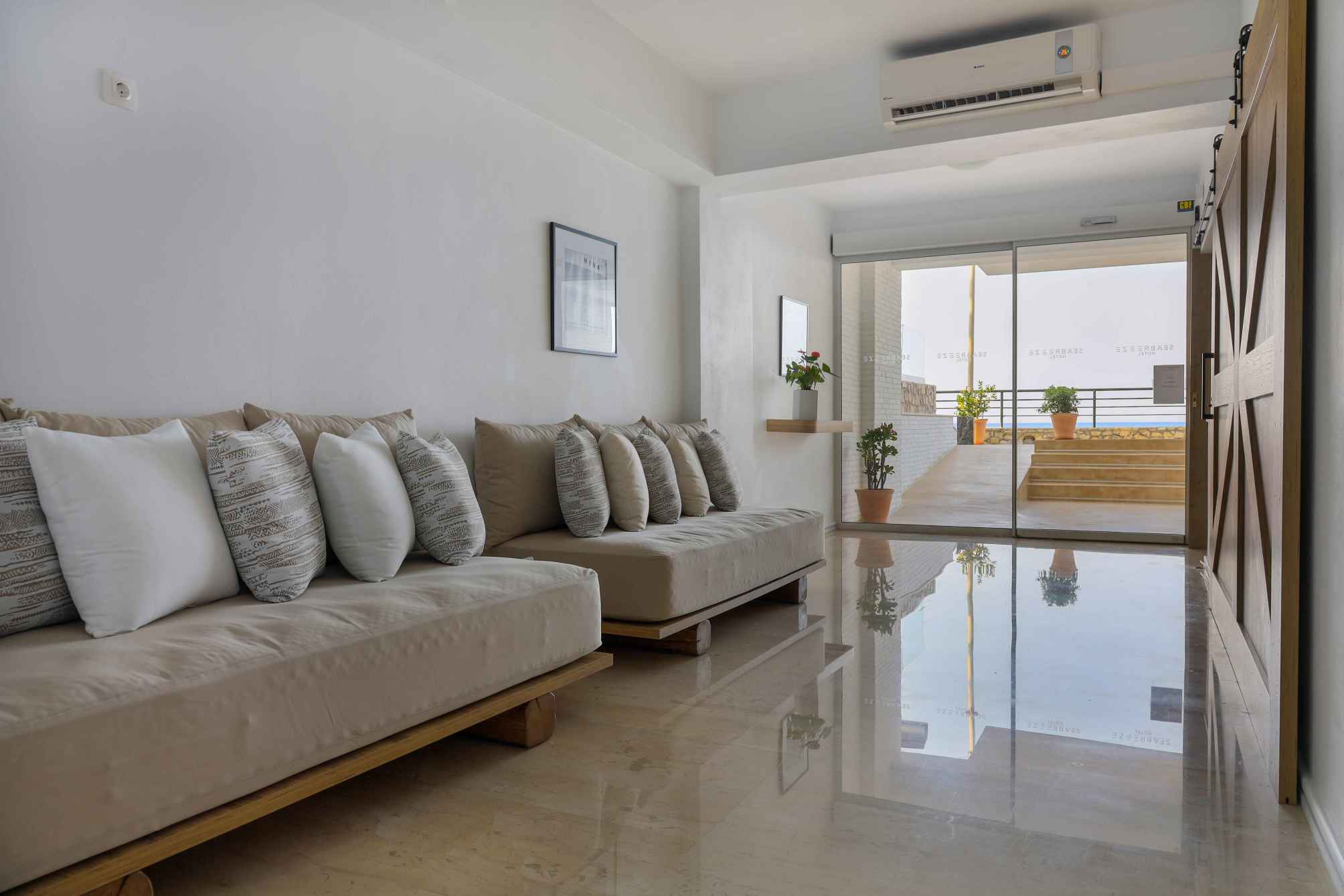 

Verona - Hersonissos - Sea Breeze Hotel