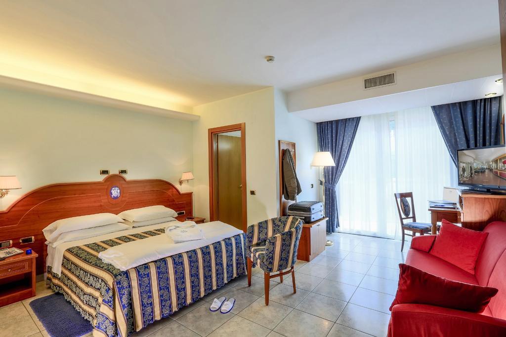 

Roma - Costa Abruzzo, Mare Italia - Hotel Ambassador